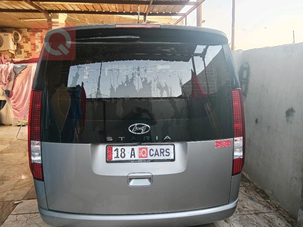 هیوندای ستاریا